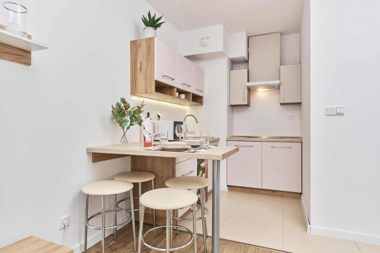 Apartment Krakowska 39 With Ac & Parking & Loggia Wroclaw By Noclegi Renters Экстерьер фото