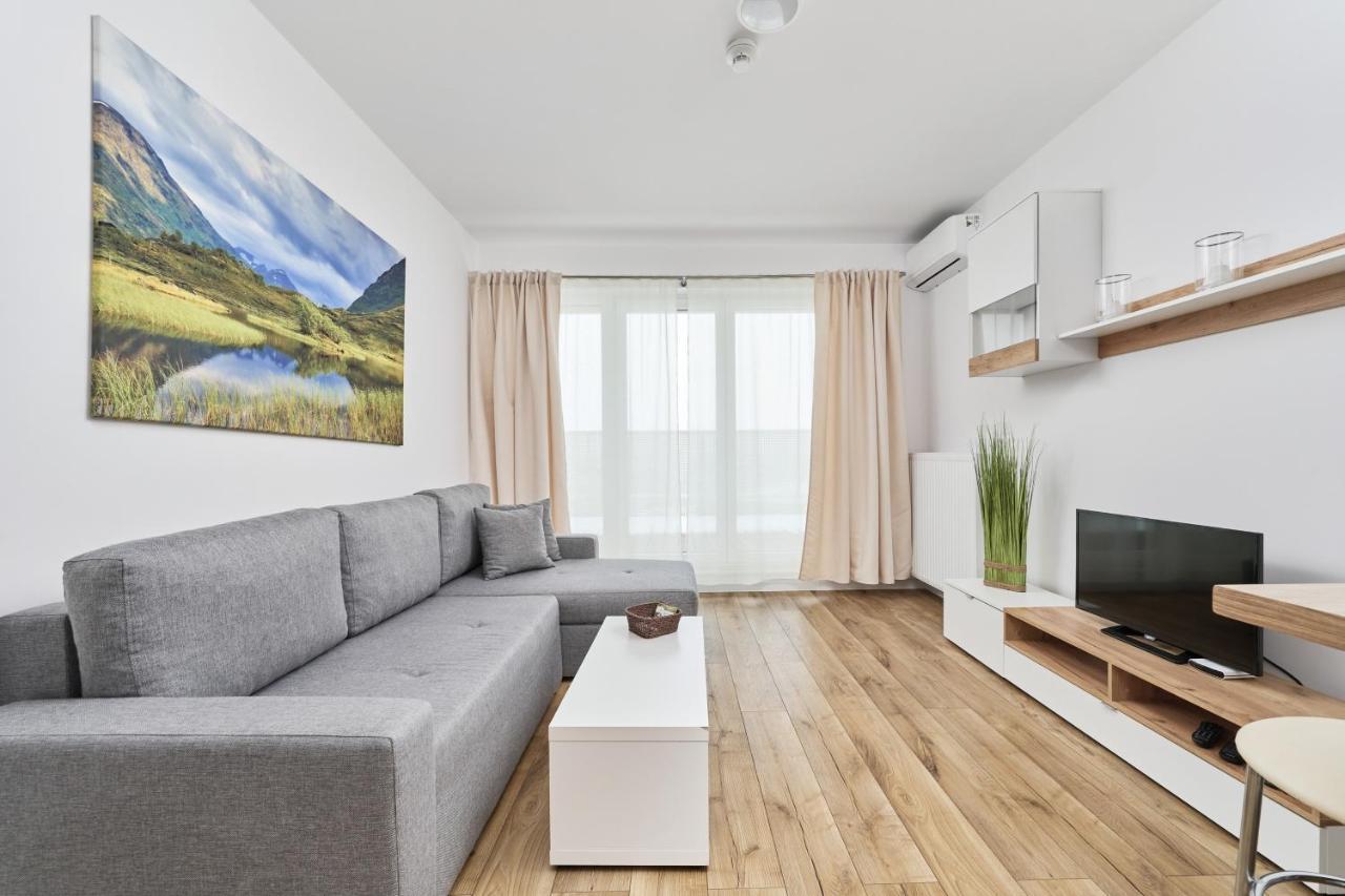 Apartment Krakowska 39 With Ac & Parking & Loggia Wroclaw By Noclegi Renters Экстерьер фото